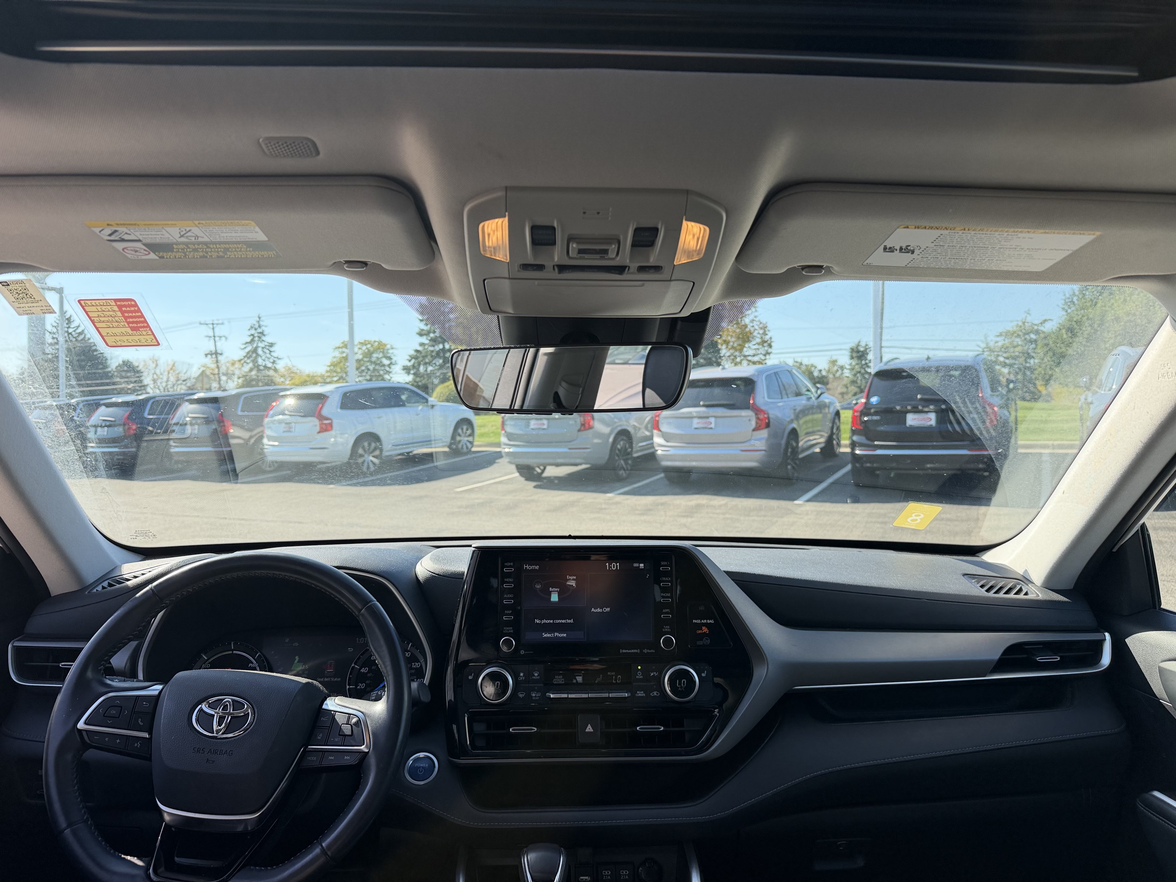Used 2021 Toyota Highlander XLE AWD/4WD image 9