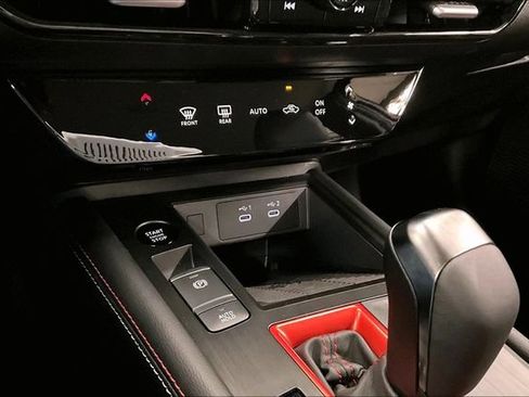 New 2026 Nissan Kicks SR AWD/4WD image 28