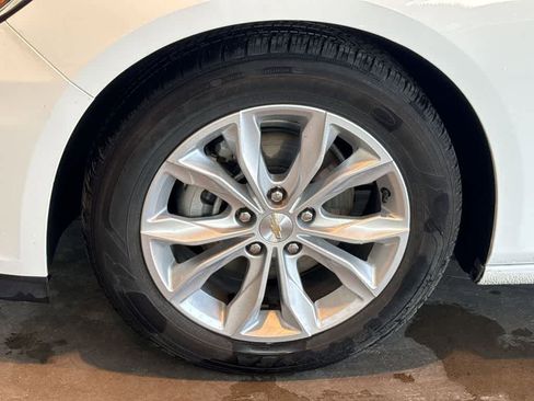 Used 2025 Chevrolet Malibu LT image 9