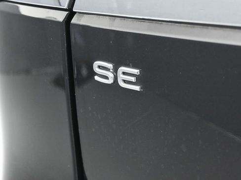 Used 2021 Volkswagen Atlas SE w/ Panoramic Sunroof Package FWD image 36