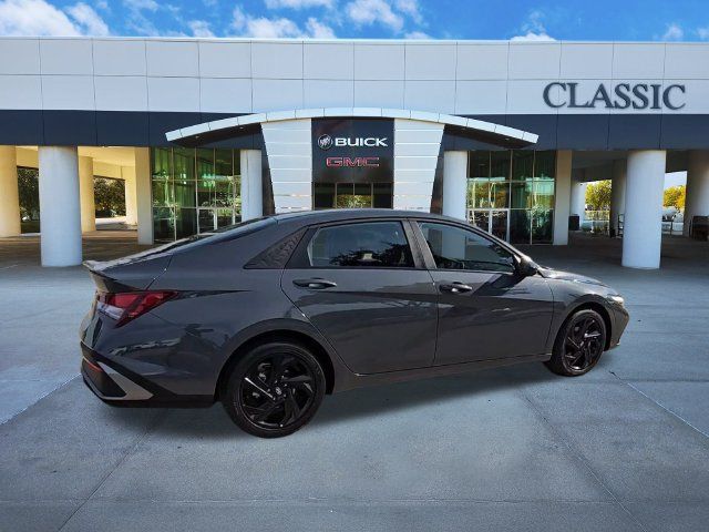 Used 2026 Hyundai Elantra Sport FWD image 8