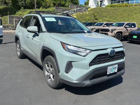 Used 2023 Toyota RAV4 XLE AWD/4WD image 7