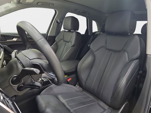 Certified 2025 Audi Q5 2.0T Premium Plus w/ Premium Plus Package image 16