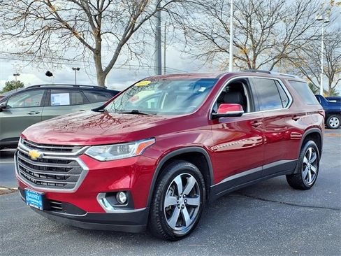 Used 2018 Chevrolet Traverse LT image 1
