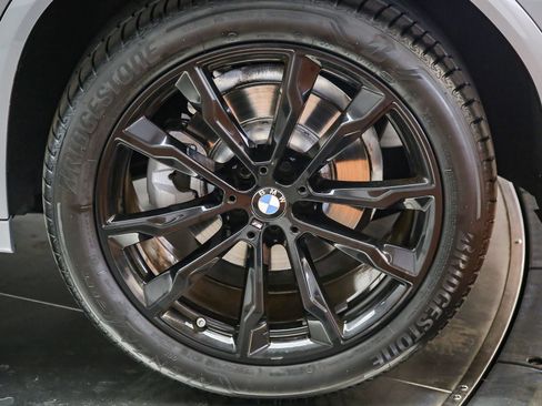 Used 2025 BMW X4 xDrive30i w/ Premium Package AWD/4WD image 11