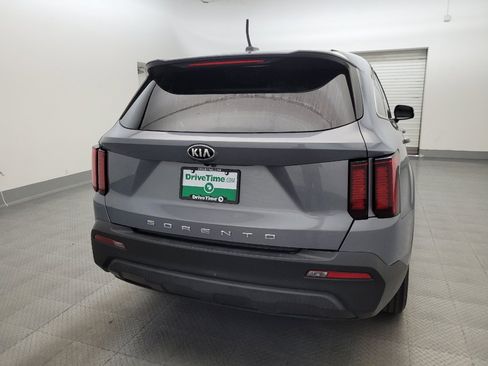 Used 2021 Kia Sorento LX FWD image 7