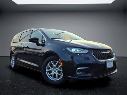 Used 2023 Chrysler Pacifica Touring-L