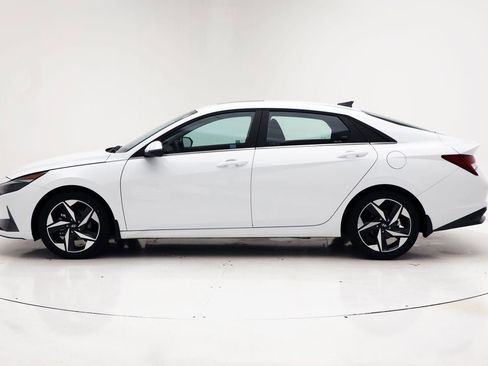 Used 2023 Hyundai Elantra Limited image 5