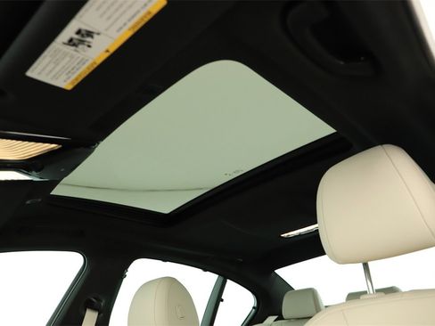 Used 2022 BMW 540i w/ M Sport Package image 26