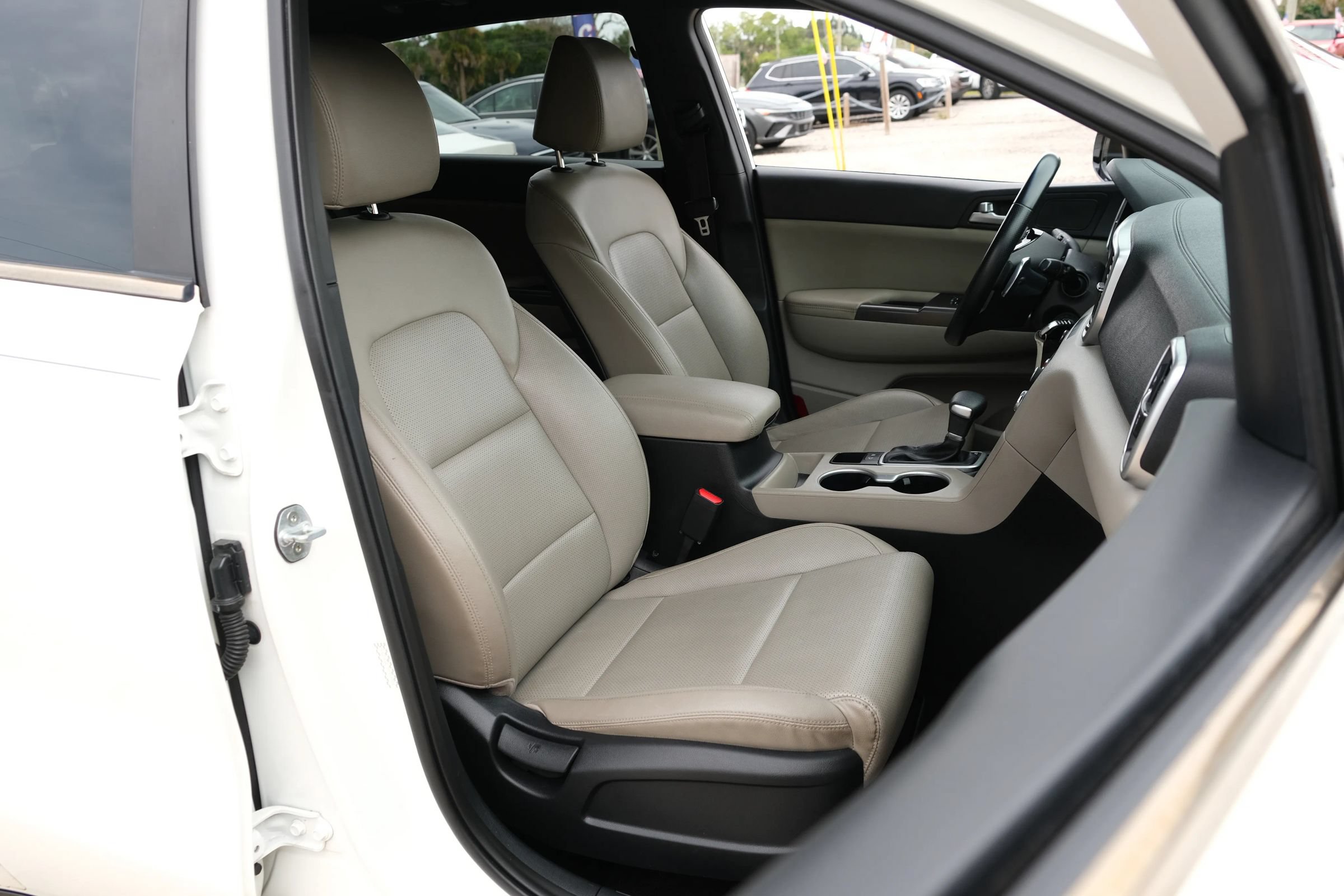 Used 2021 Kia Sportage S FWD image 11