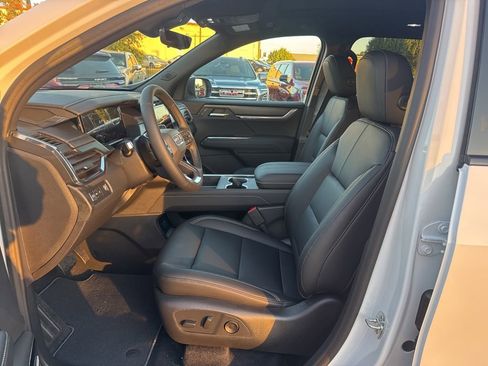 New 2026 GMC Acadia Elevation w/ Black Edition FWD image 17