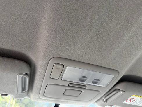 Used 2005 Toyota RAV4 2WD image 25