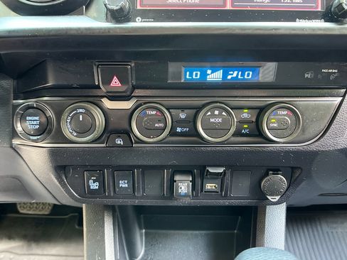 Certified 2023 Toyota Tacoma SR5 w/ Technology Package AWD/4WD image 17