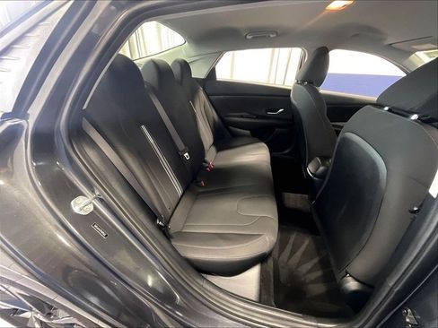 Used 2023 Hyundai Elantra SEL FWD image 16