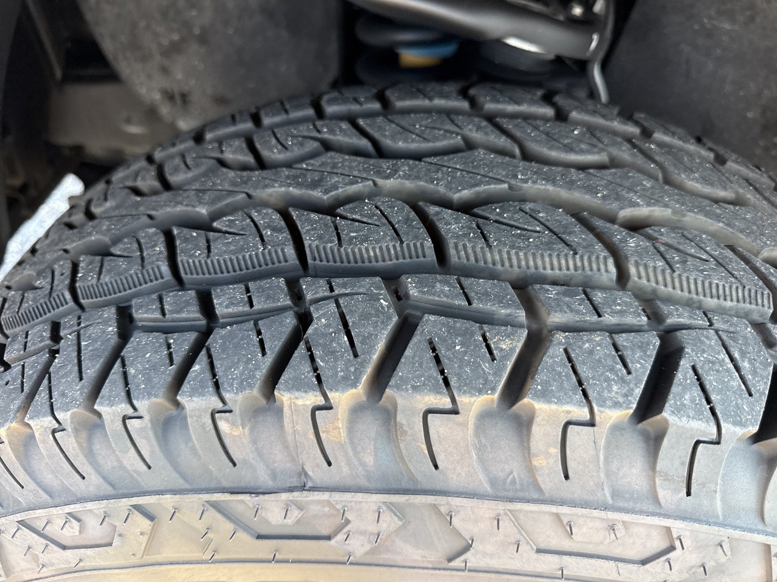 Used 2018 Toyota Tacoma TRD Off-Road w/ Technology Package AWD/4WD image 9
