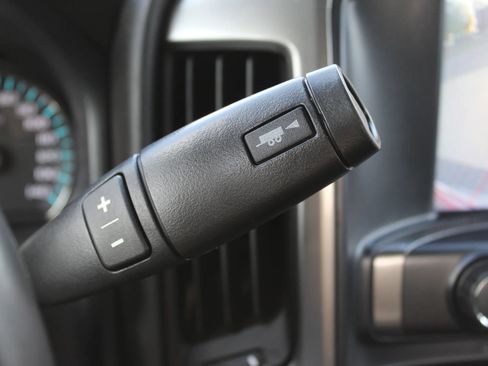 Used 2018 Chevrolet Silverado 1500 LT w/ All Star Edition image 19