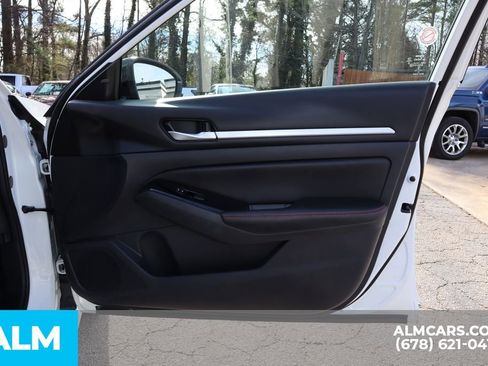 Used 2025 Nissan Altima 2.5 SR FWD image 25
