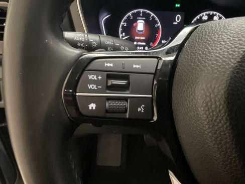 Used 2023 Honda Pilot Touring image 13