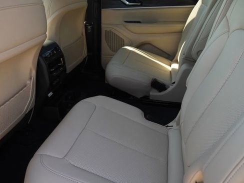 New 2025 Jeep Grand Cherokee L Limited w/ Luxury Tech Group II RWD image 12