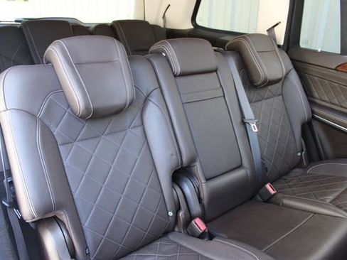 Used 2019 Mercedes-Benz GLS 550 4MATIC image 17