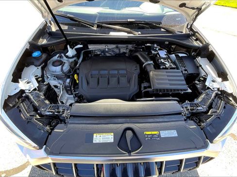 Used 2024 Audi Q3 2.0T Premium image 29