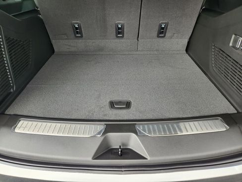 New 2026 Chevrolet Suburban Z71 w/ Comfort Package image 23