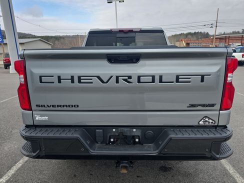Used 2023 Chevrolet Silverado 1500 ZR2 w/ Technology Package image 4