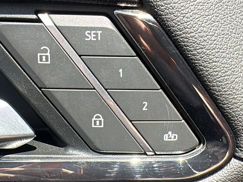 Certified 2022 GMC Sierra 1500 AT4 w/ AT4 Preferred Package AWD/4WD image 10