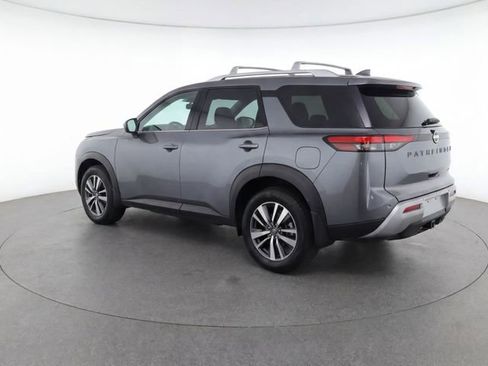 Used 2023 Nissan Pathfinder SL w/ Black Appearance Package FWD image 3
