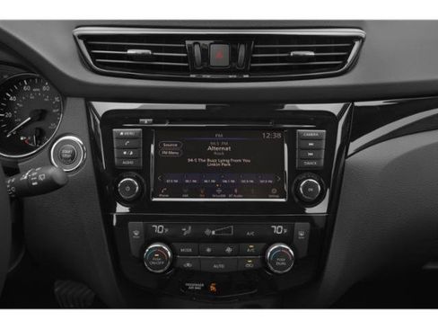 Used 2022 Nissan Rogue Sport SV AWD/4WD image 13