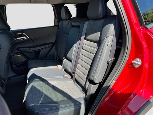 New 2025 Mitsubishi Outlander SE image 26