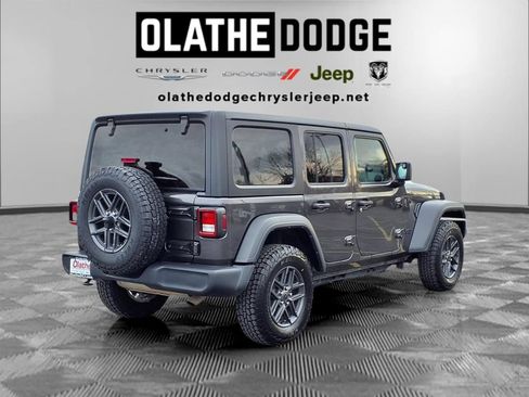 Used 2024 Jeep Wrangler Unlimited Sport AWD/4WD image 31