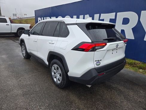 Used 2022 Toyota RAV4 LE image 5