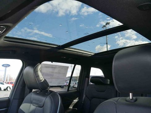 New 2025 Jeep Grand Cherokee Overland w/ Adv Protech Group III image 29