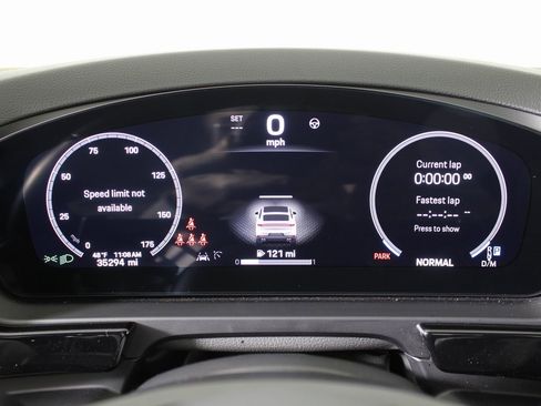 Used 2024 Porsche Cayenne Coupe image 21