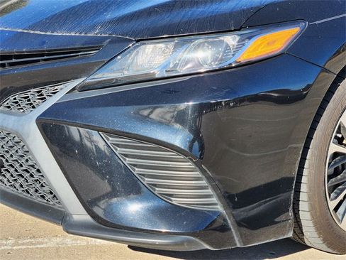 Used 2019 Toyota Camry SE image 9