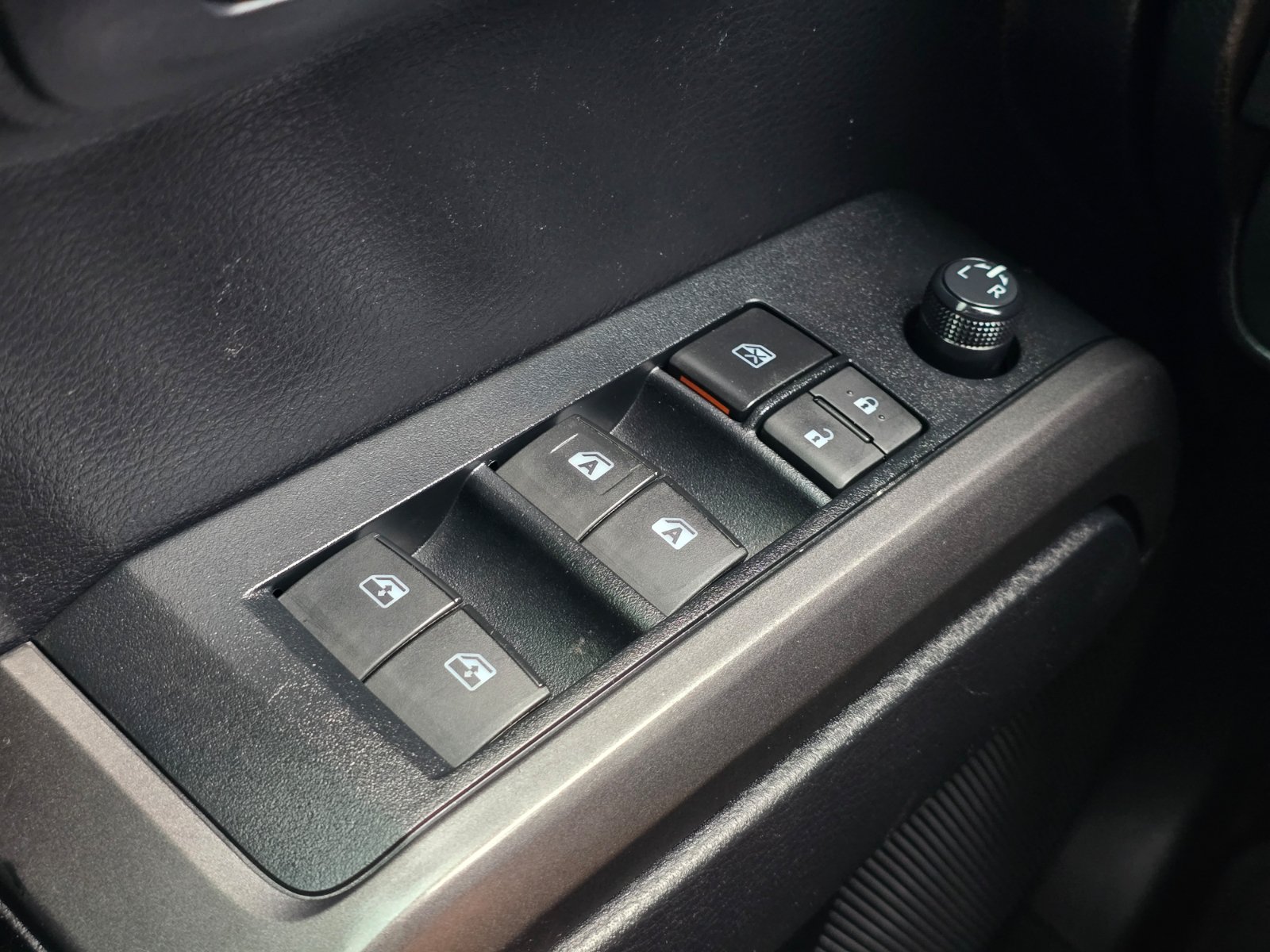 Used 2020 Toyota Tacoma TRD Sport AWD/4WD image 24