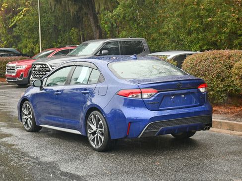 Used 2022 Toyota Corolla SE w/ SE Premium Package image 3