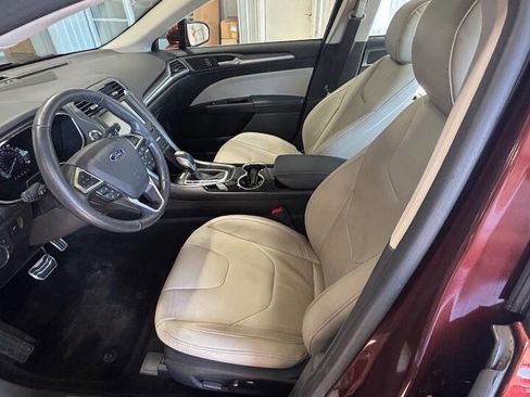 Used 2016 Ford Fusion Titanium image 2