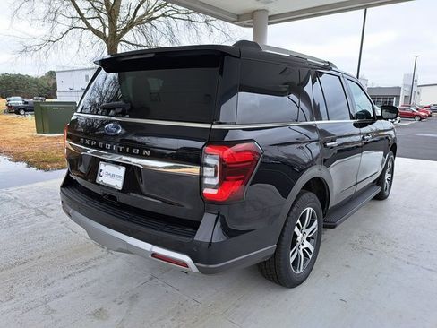 Used 2024 Ford Expedition Limited image 6