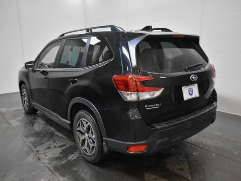 Used 2021 Subaru Forester Premium image 6