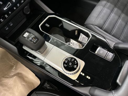 New 2026 Mitsubishi Outlander SE AWD/4WD image 18