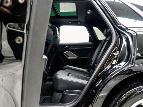 Used 2025 Audi Q3 2.0T Premium image 37