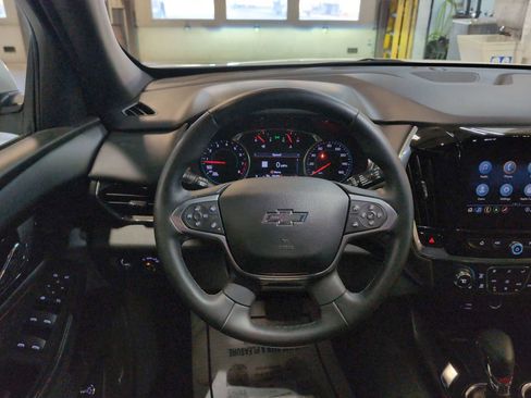 Used 2023 Chevrolet Traverse RS image 10