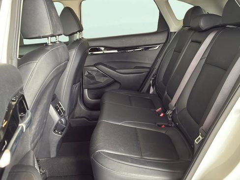 Used 2025 Kia Seltos EX w/ EX Sunroof Package FWD image 16