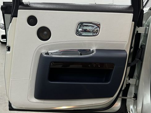 Used 2015 Rolls-Royce Ghost RWD image 47