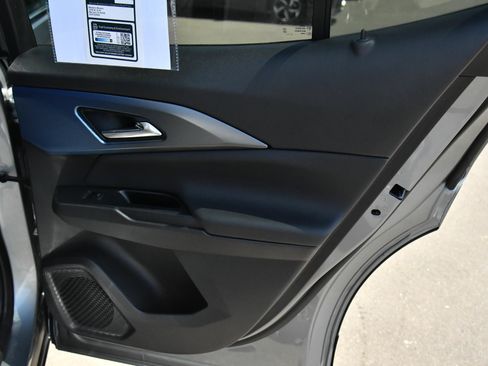 Used 2025 Chevrolet Equinox EV LT FWD image 49