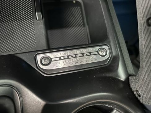 Used 2025 Ford Bronco Badlands image 24