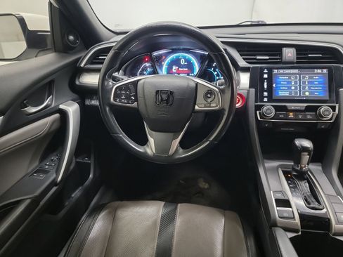 Used 2016 Honda Civic Touring image 16