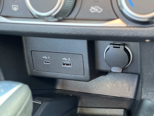 Used 2024 Nissan Kicks SV w/ Exterior Package FWD image 33